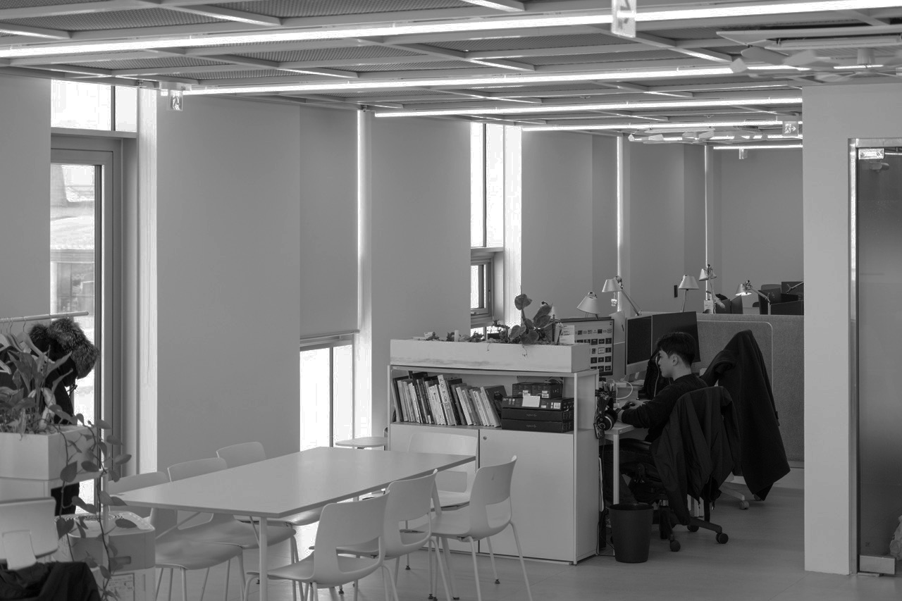 로컬 파트너들이 비즈니스 성장을 위해 찾는 트리즈컴퍼니의 사무실 내부 모습. 발굴, 교육, 마케팅, 판로확대 전 영역 지원.